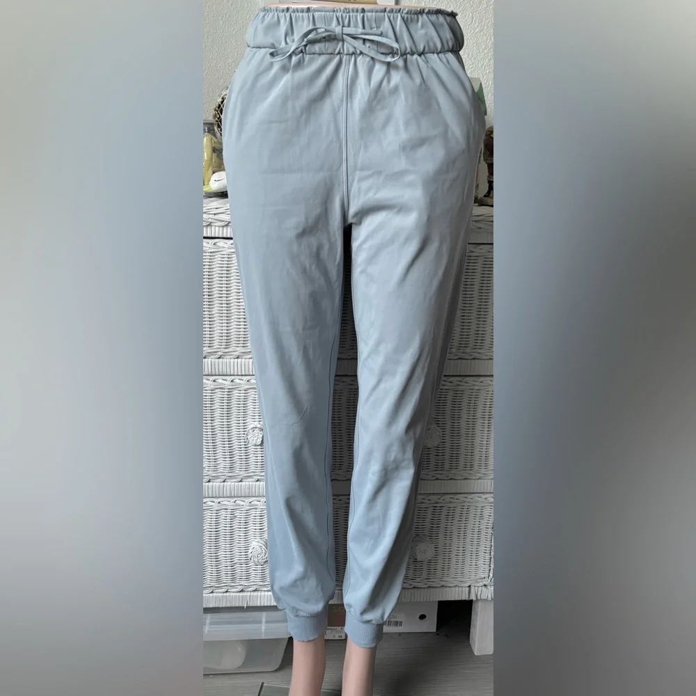 Lululemon Keep Moving Jogger High Rise 4 Way Stretch in Rhino Grey Size 2